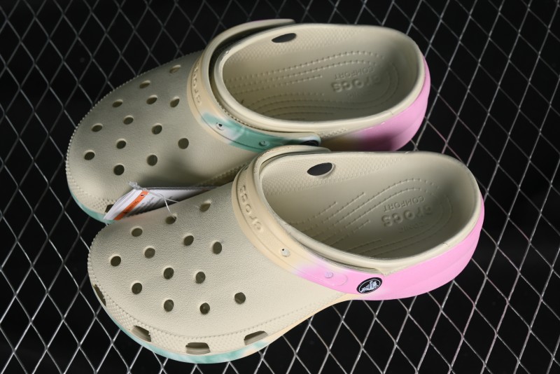 Crocs Classic Clog Cloud Retro Sandals with Adjustable Heel Strap - B.D4
