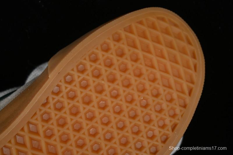 Vans Knu-Skool VR3 Lx Low-Top Retro Sneakers in Grey Green with Gum Sole - VN000CS0DWM