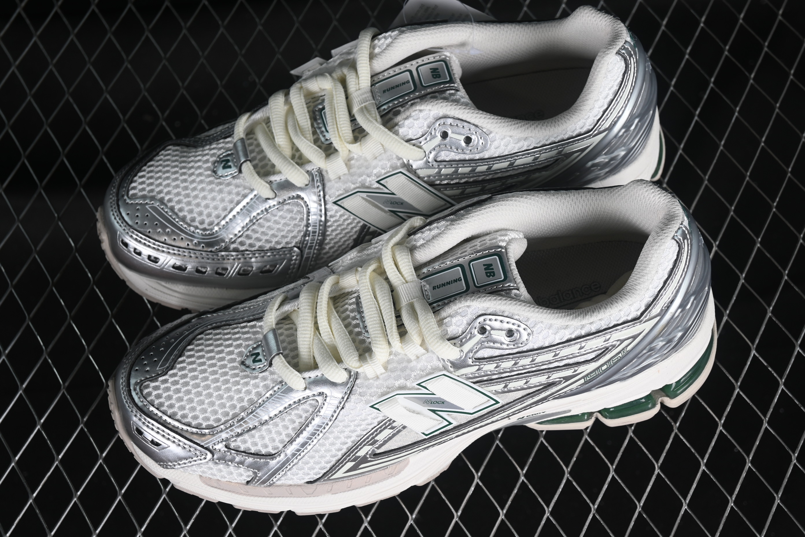 New Balance 1906 Series Retro Dad Style Casual Running Shoes - W1906REE