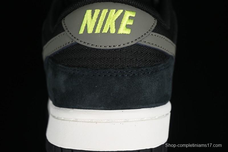 Nike Dunk Low SB Skateboarding Shoes - 302517-236