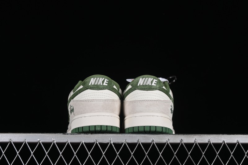 Stussy x Nike SB Dunk Low Retro Premium Casual Sneakers - DQ1098-340