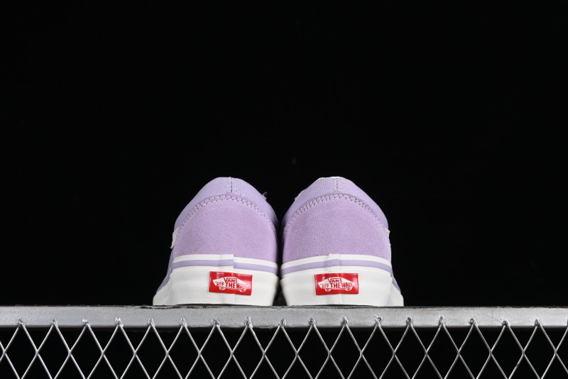 Vans Old Skool Reissue 136 Classic Low-Top Skate Shoes with Detachable Cushioned Insole and Crescent Toe Design - VN000MT6E3N