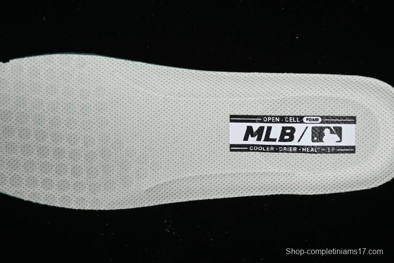 MLB Chunky Classic Base Heel Monogram Lightweight Platform Sneakers with 6cm Height Boost - 3ASXCBH4N50BKS
