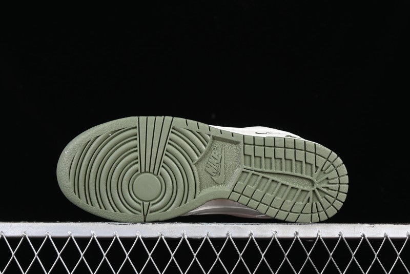 Nike SB Dunk Low Collaboration Triple Swoosh Military Green Colorway Low-Top Casual Skateboarding Shoes - NK5639-323