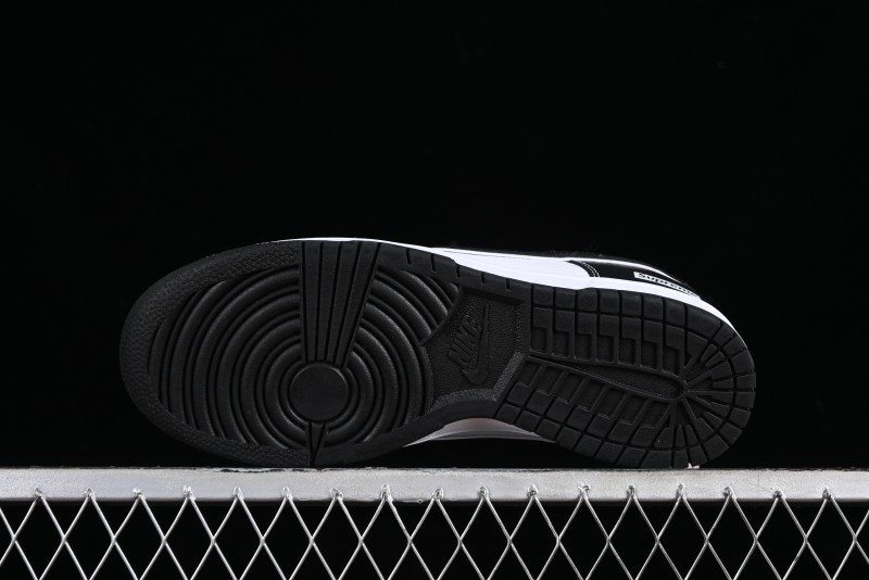 Nike Supreme x SB Dunk Low Panda Colorway Low-Top Casual Skate Shoes - RM2308-332