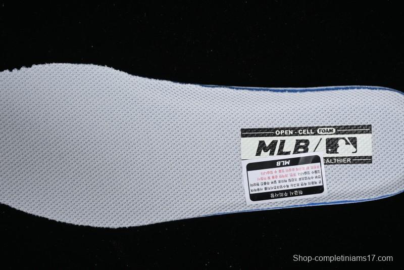 MLB Chunky Liner New York Yankees Sneakers with Lightweight Thick Sole and Hook Loop Closure - 3ASXCMM4N50GRS