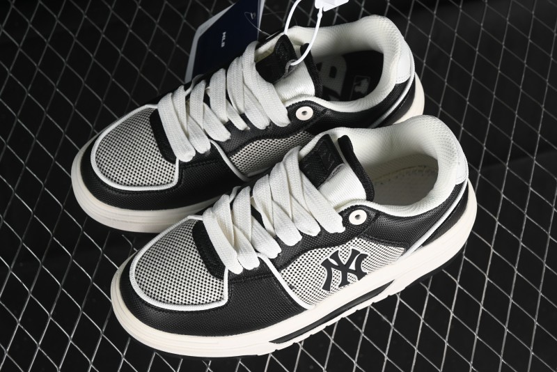 New York Yankees MLB Chunky Liner SL Canvas Sneakers with Thick Sole - 3ASXLSL4N50BKS