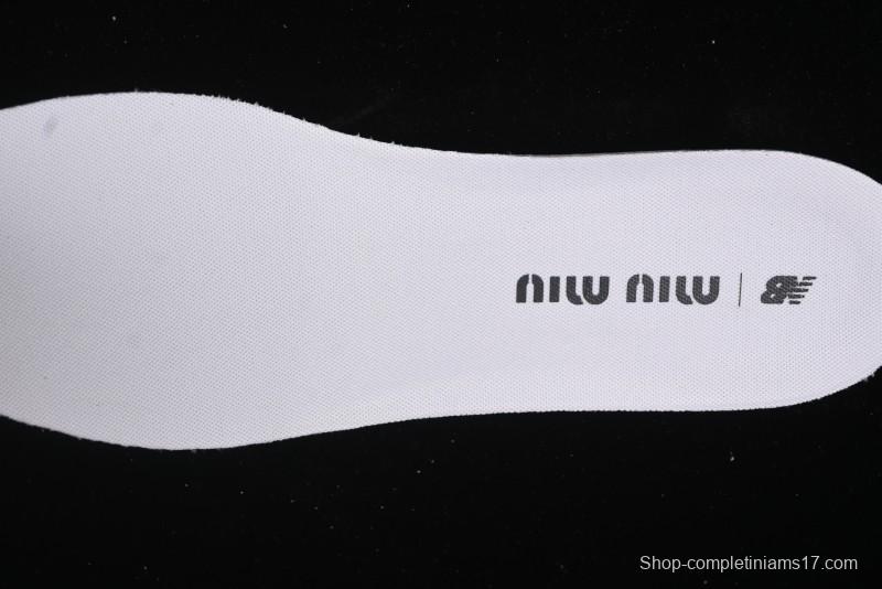 Miu Miu x New Balance 530 Low-Top Retro Running Shoes with Deconstructed Design - 38165