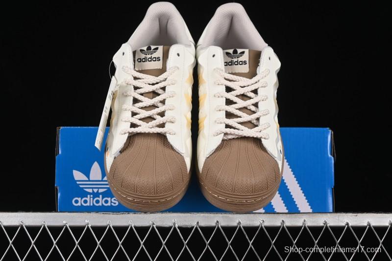 Adidas Superstar GW4440 Casual Sneakers with Shell Toe Design - GW4440
