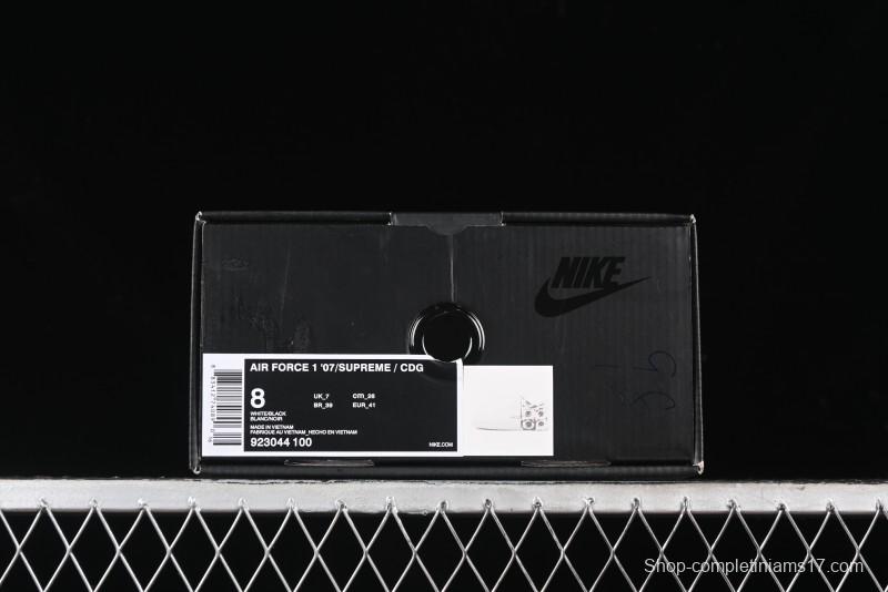 Comme des Garcons Shirt x Supreme x Nike Air Force 1 '07 Low Top Casual Sneakers - 923044-100