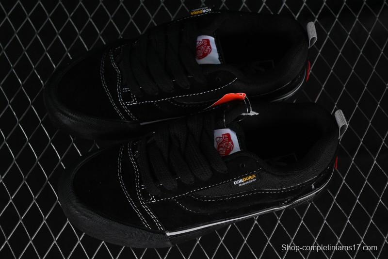 Vans Knu Skool Low Top Retro Casual Vulcanized Slip-On Shoes in Black - VN000CRPBMA