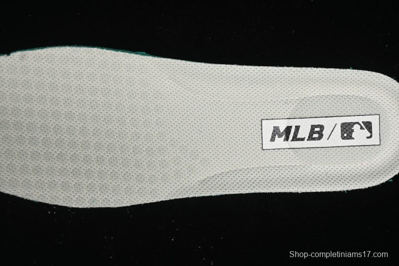 MLB Chunky Classic Base New York Yankees Lightweight Platform Casual Sneakers - 3ASXBMN4N50GRL