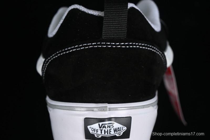 Vans Classics Knu Skool Retro Sneakers in Black & White - VN0AUAK375