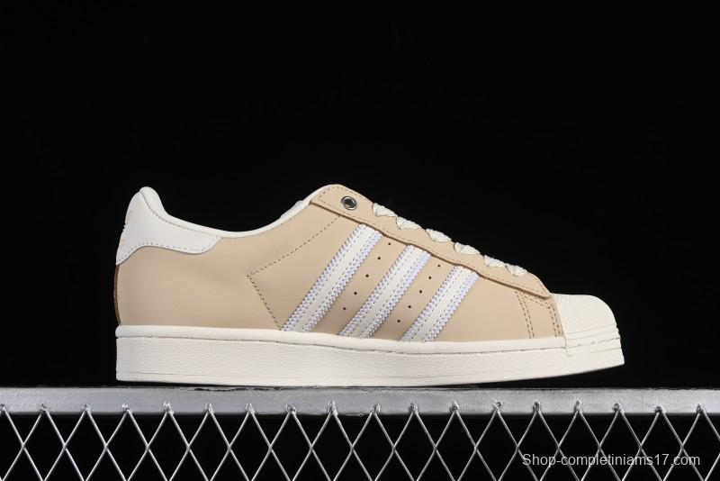 Adidas Originals Superstar Casual Sneakers with Shell Toe Design - IE3039