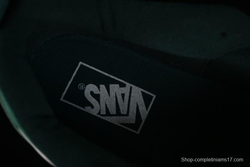 Vans Classics Knu Skool Retro Sneakers with Enlarged Toe and Thickened Sole - VN000CS0DWL