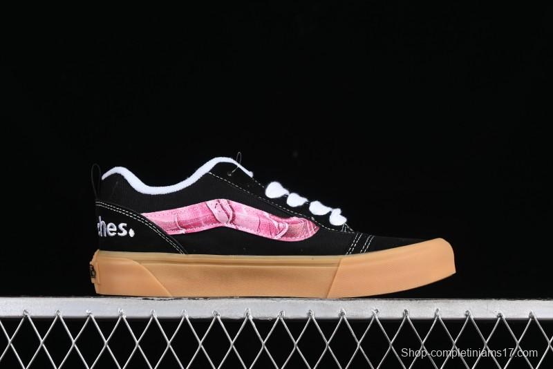 Vans Classics Knu Skool Vulcanized Skate Shoes in Black & Pink - VN0014QC0BV