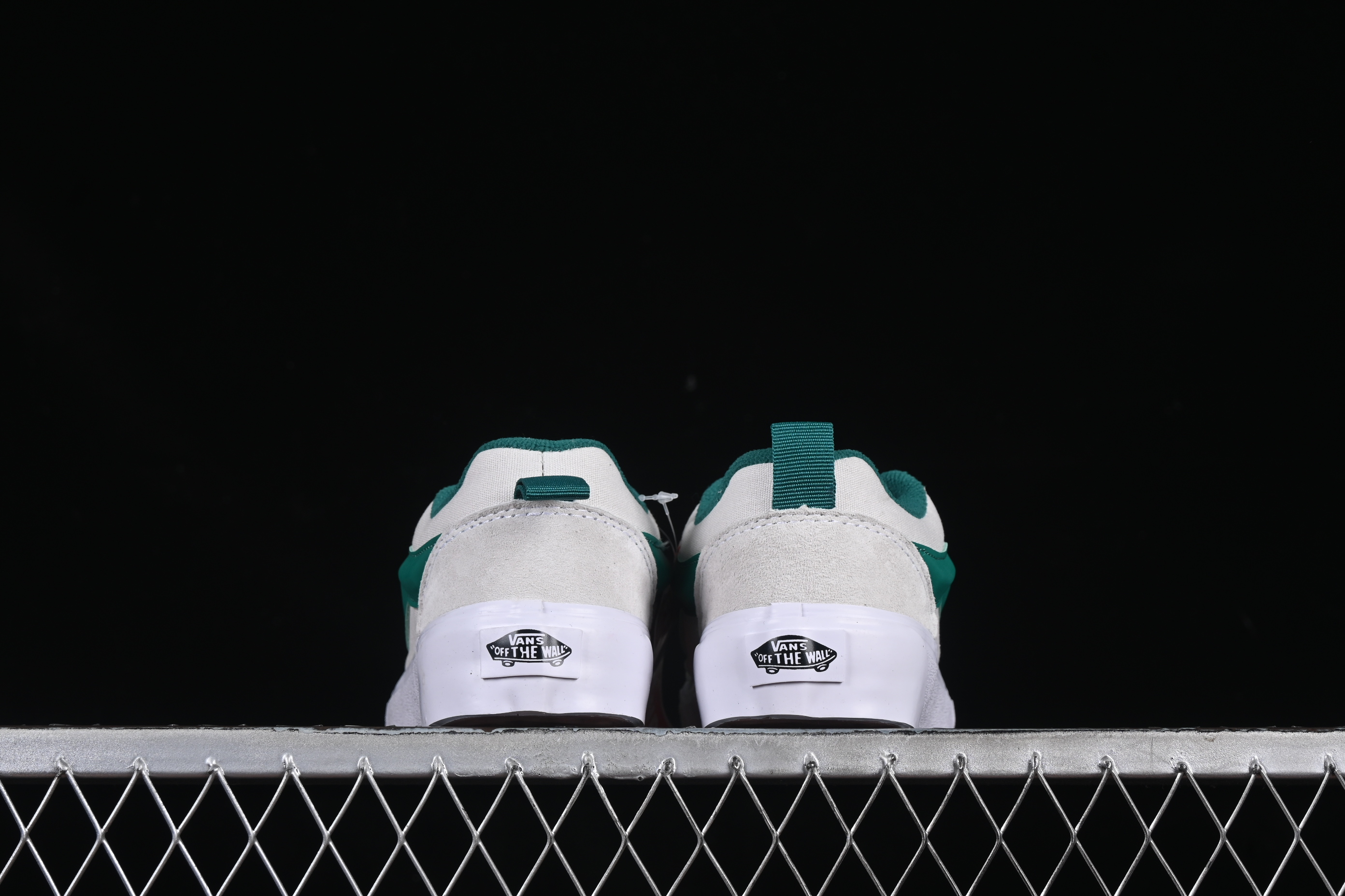 Vans Knu Skool Low-Top Retro Chunky Sneakers - VN000D6CJBG