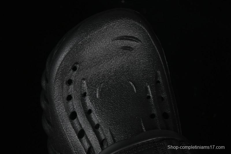 Crocs Classic Clog Slip-On Beach Sandals with Ventilation Holes - B.D4