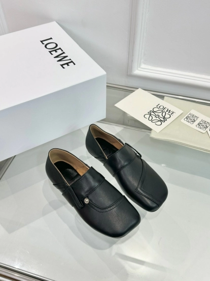 2025 Women Loewe Black Leather Loafers LY00291