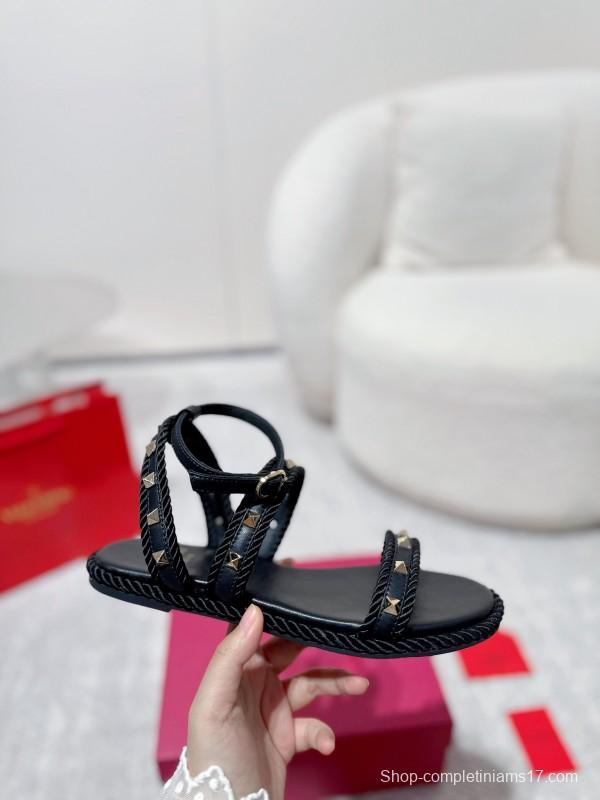 2025 Women Valentino Black Leather Sandals Studded LY00250