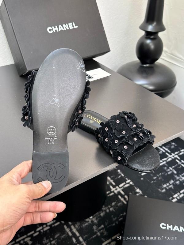 2025 Women Chanel Black Leather Slides