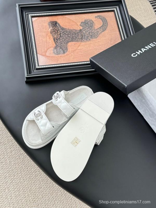 2025 Women Chanel White Leather Slippers LY00310
