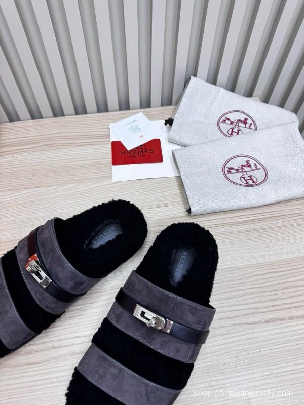 2024 Slippers Hermès Black Grey Shearling Slippers MJ00300