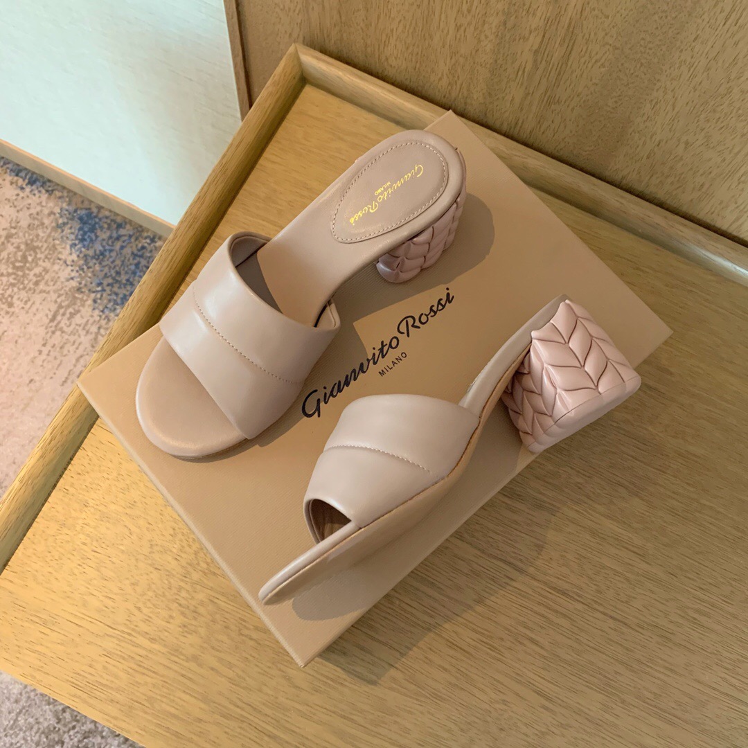 2025 Women Gianvito Rossi Beige Leather Slippers KFY00260