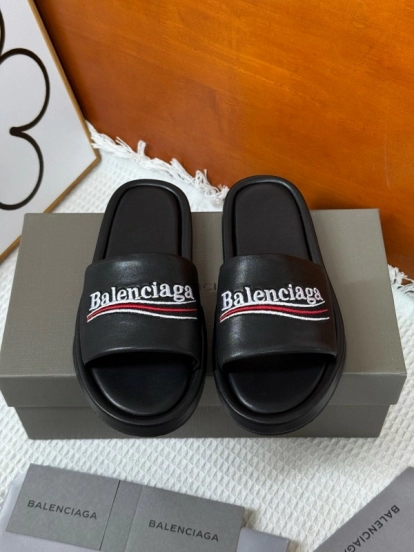2025 Slippers Balenciaga Black Leather Slippers KFY00230