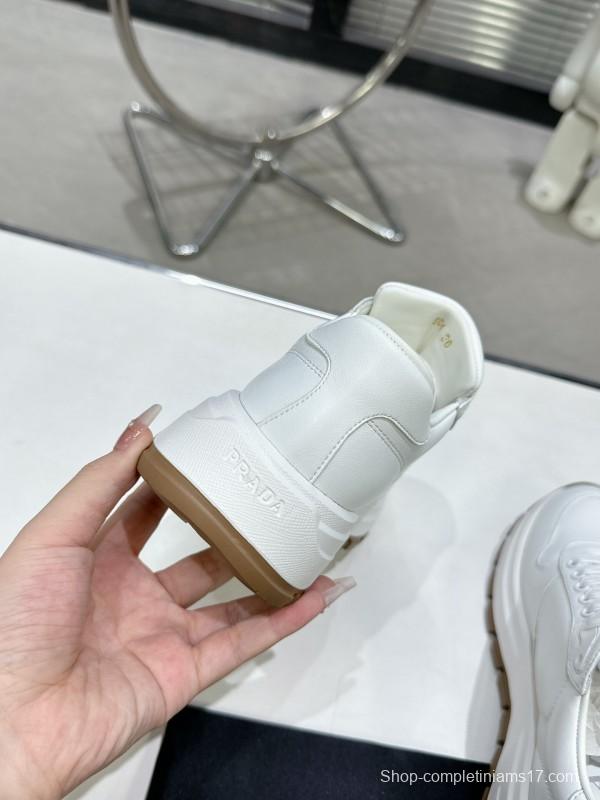 2025 Women Prada White Cow Leather Lambskin Sneakers KFY00310