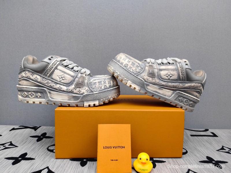 2025 Unisex Louis Vuitton Silver Leather Plimsolls Top Version KFY00510