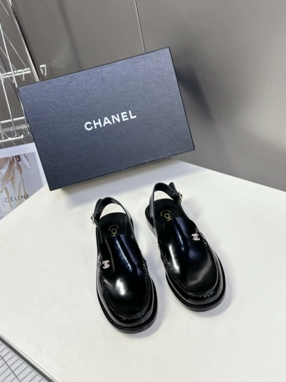 2025 Women Chanel Black Leather Loafers CC Logo KFY00300
