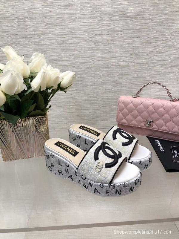 2025 Slippers Chanel White Black Fabric Platform Logo LY00320