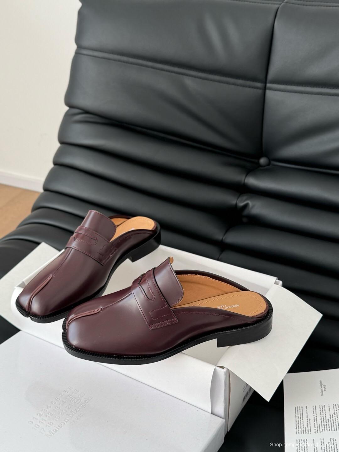 2025 Women MM6 Brown Leather Tabi Loafers