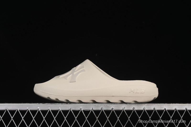 New York Yankees MLB Skipper Slide Summer Casual Sandals - 3ALPS015350IVS