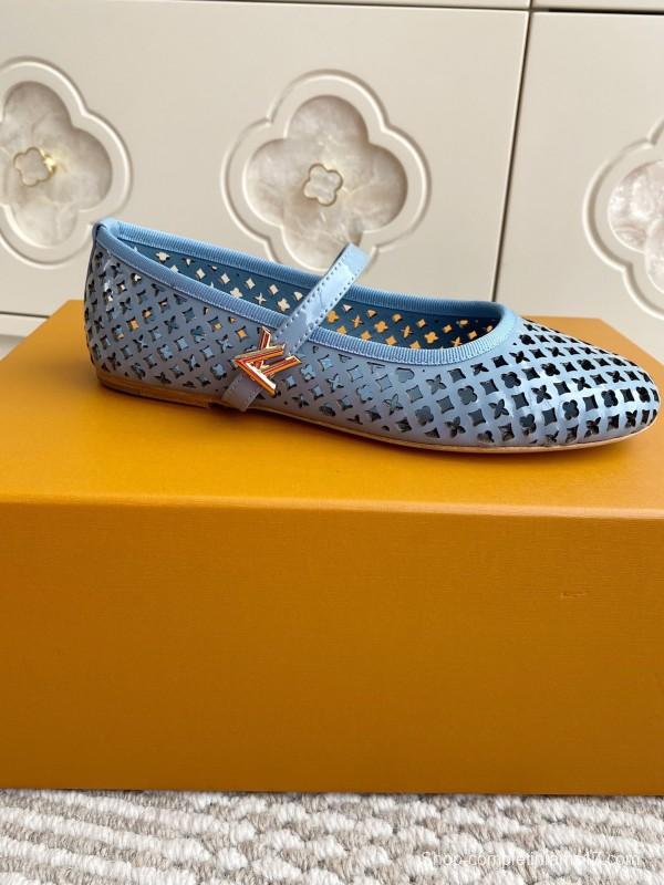 2025 Women Louis Vuitton Light Blue Patent Leather Mary Jane Flats KFY00310