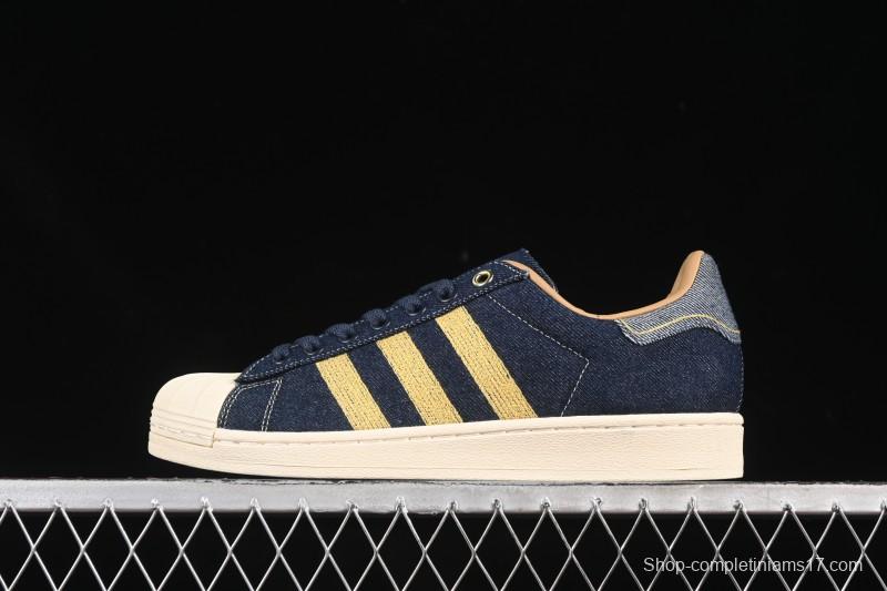 Adidas Superstar 82 Casual Sneakers with Shell Toe Design - JH5577
