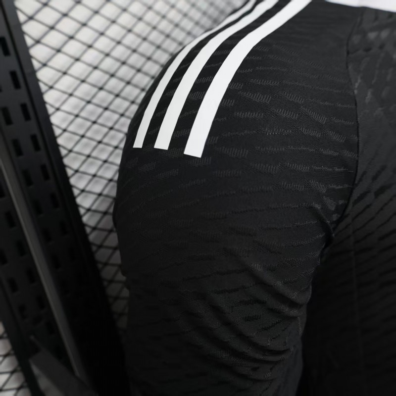 Player Version 25/26 Real Madrid Black Goalkeeper Jersey