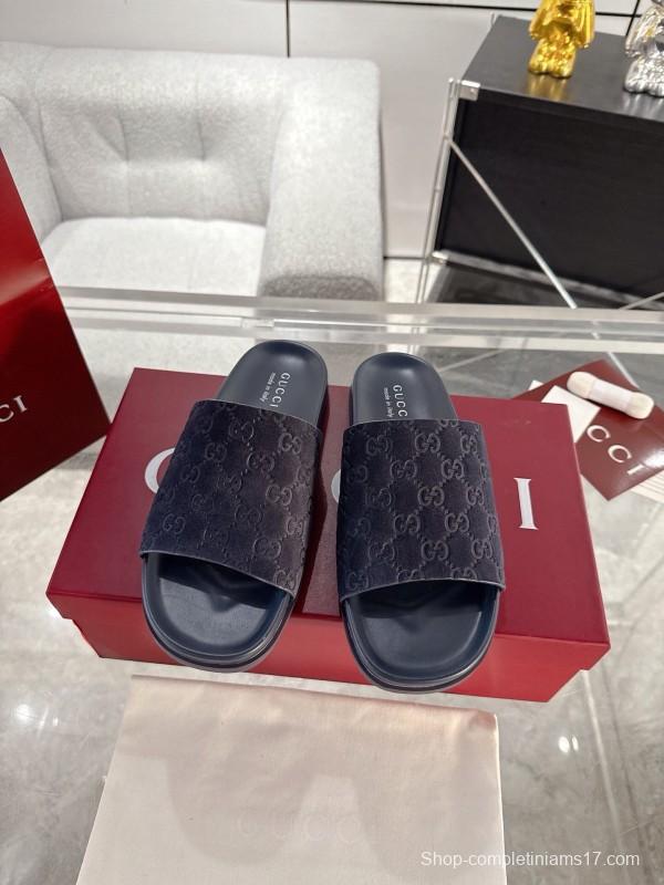 2025 Unisex Gucci Black Velvet Slippers GG Embossed AS00240