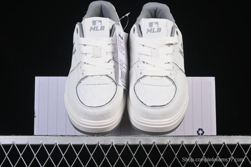 New York Yankees Bigball Chunky Embo Monogram Platform Sneakers - 3ASXE035N50GRS