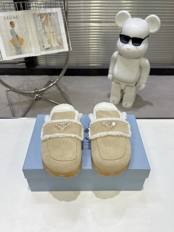 Prada Fall/Winter 2025 New Fur Mule Slippers with Triangle Buckle Bread Loaf Toe - KFY00270