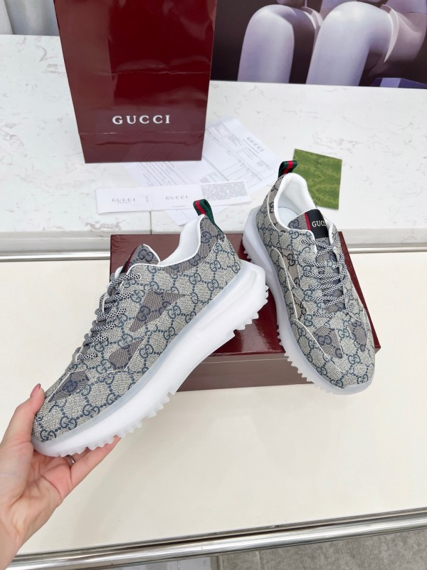Gucci 2025/SS 2.0 Sneakers with Retro-Futuristic Design and Reflective Stripes - LY00320