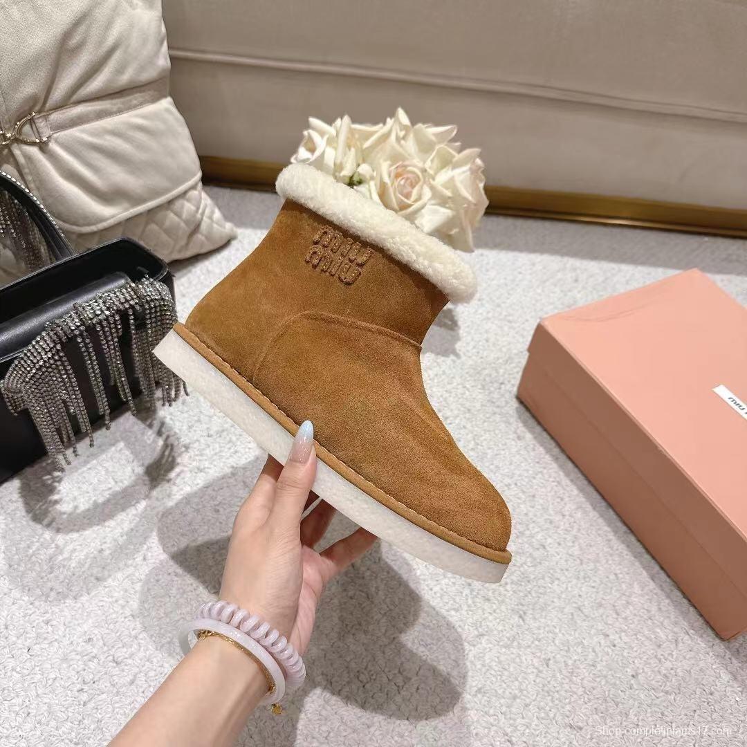 MIU MIU Snow Boots with Shallow Cut Design and Anti-Slip Sole - LY00300