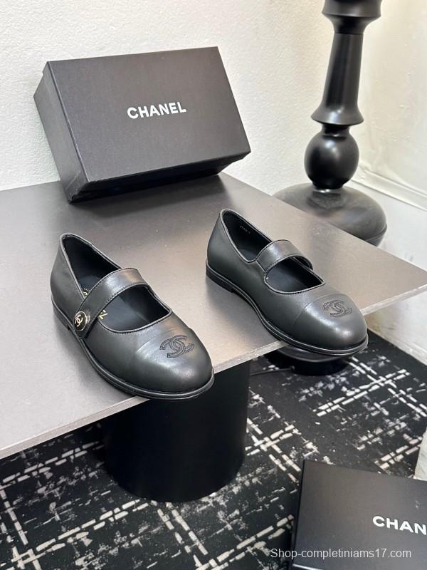 Chanel Quilted Slippers with Diamond Pattern Design - KFY00280