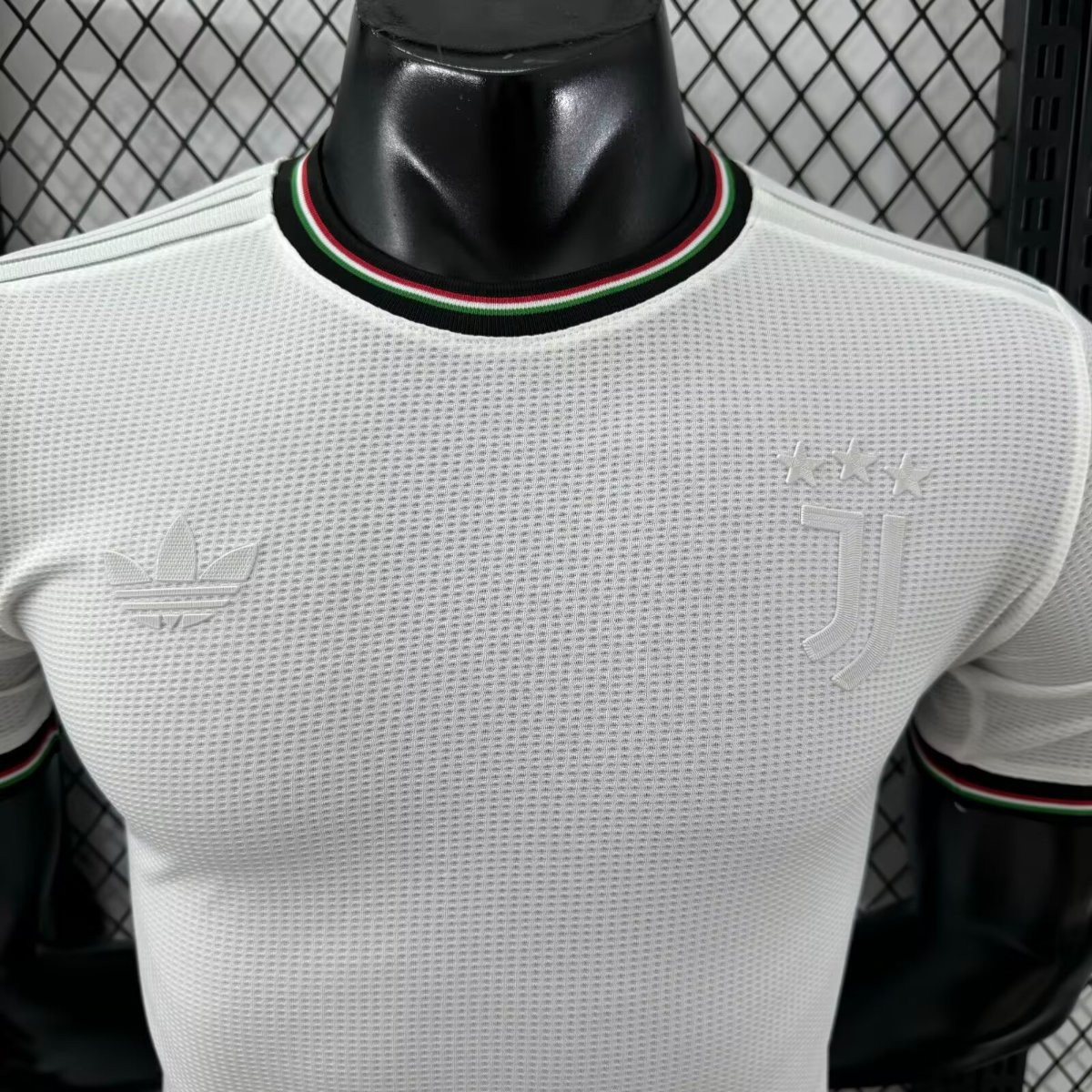 Player Version 25/26 Juventus WHITE Pre-Match Jersey